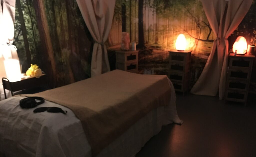 serene-treatment-room-bed-soft.jpg