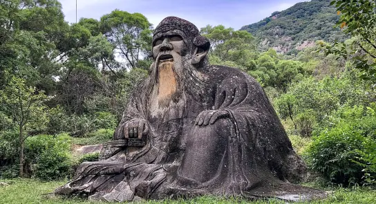 Stone_statue_of_Lao_Tzu_at_Qingyuanshan_(20200930154018) (2)